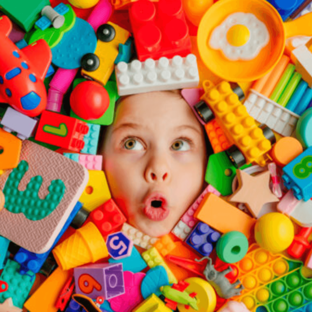 rosto de criança com legos